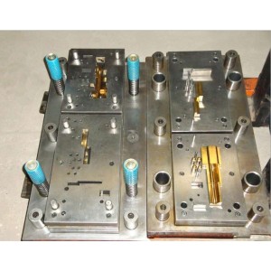 http://www.szelenice.com/46-167-thickbox/customized-precision-steel-mold.jpg